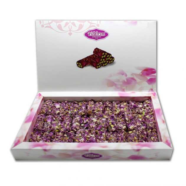 Kuru gül yapraklı Antep fıstıklı parmak lokum