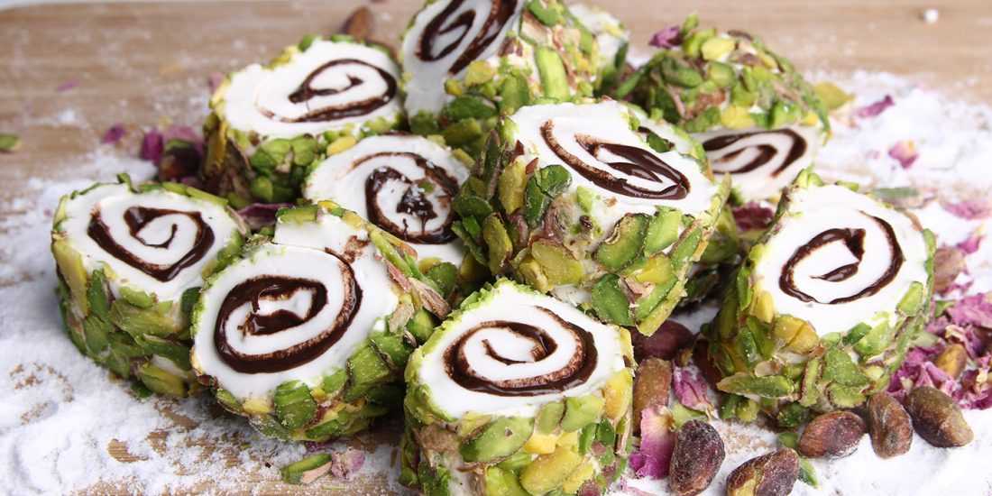 Antep fıstıklı çikolatalı sarma lokum